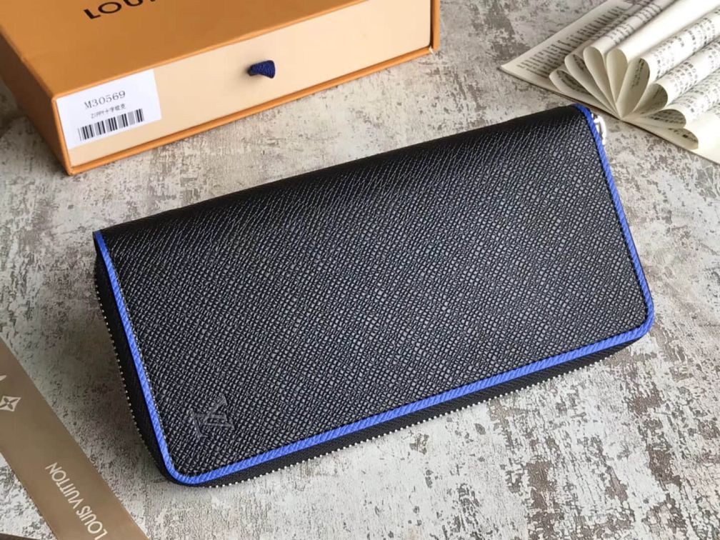 Replica LV 2018 Taiga Leather Zippy Bi Fold M30569 Wallets