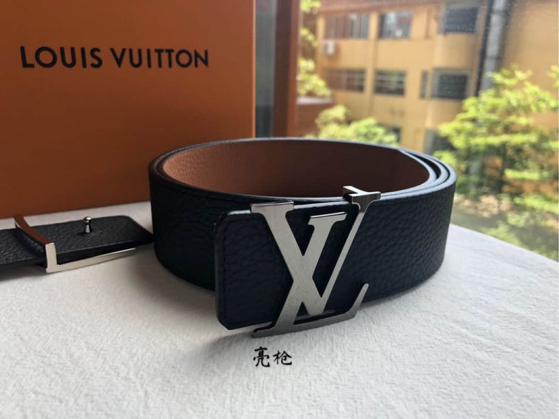 Replica LV Reversible M9152 Men Belts