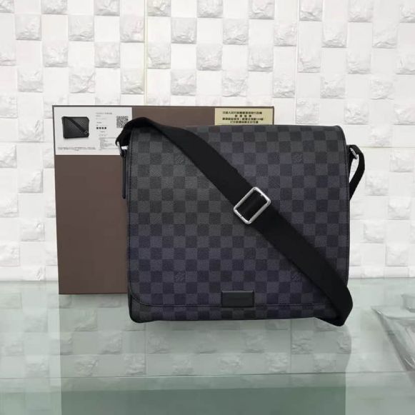 Replica LV N41272 District Medium Damier Graphite Men Shoulder Bags