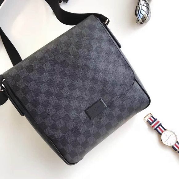 Replica LV N41260 District Small Damier Graphite Black Canvas Men Crossbody Shoulder Bags