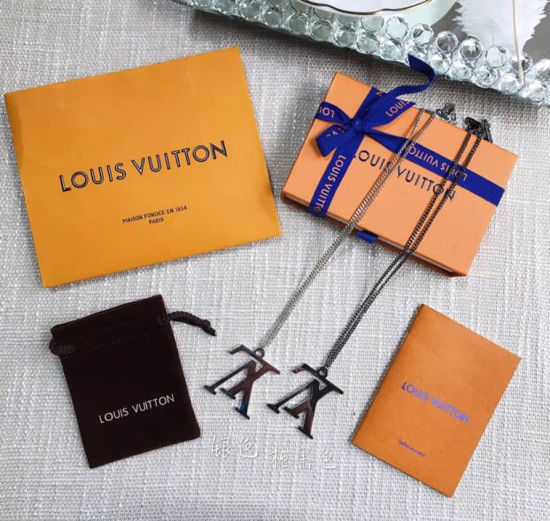 Replica LV Necklaces