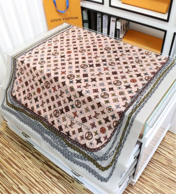 Replica 2018 LV logo Women Scarves