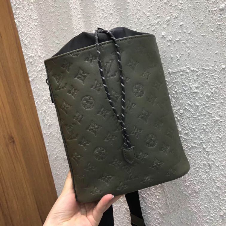 Replica LV M44634 Leather Chalk Shoulder Bags
