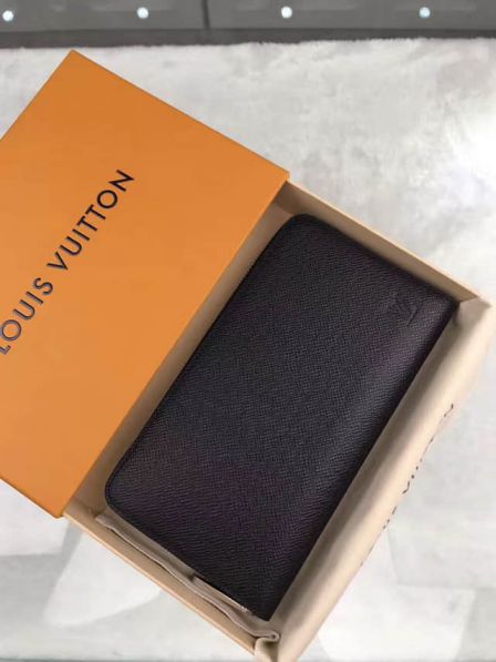 Replica LV Taiga ZIPPY Zip M30513 Wallets