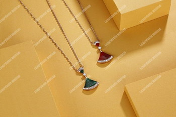 Replica Bvlgari Divas’ Dream Natural Stone Pendant Necklace With Diamonds