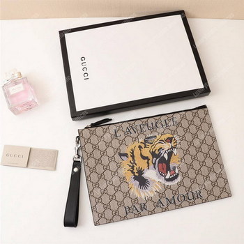 Replica Gucci Tiger Print GG Supreme Clutch Pouch