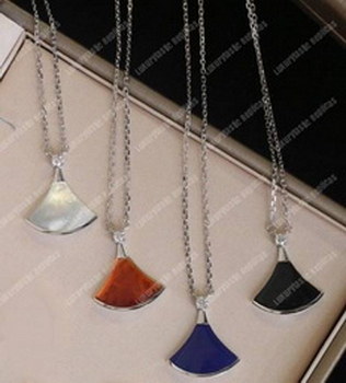 Replica Bvlgari Divas’ Dream Necklace White Gold