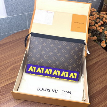 Replica Replica LV Toiletry Pouch 26 in Monogram 035