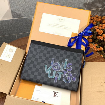 Replica Replica LV Toiletry Pouch 26 in Monogram 018