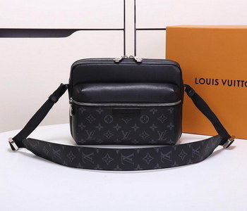 Replica Replica Louis Vuitton Men M33435 Outdoor Messenger PM Taiga Cowhide Leather Noir