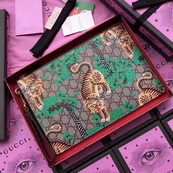Replica Gucci 451473 Tiger Print Soft GG Supreme Pouch