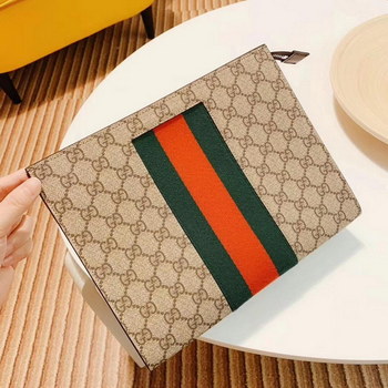Replica Gucci Men GG Supreme Clutcu Bag