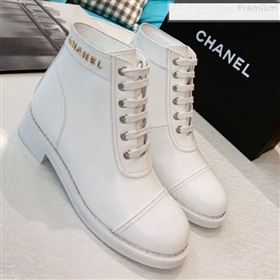 Replica Chanel Calfskin Metal Logo Flat Short Boot White 2019 HUANGZ 9080302 [fab 60894 190813] 11400 : Purse Valley,Designer Replica Handbags,Premium Replica Handbags at PurseValley